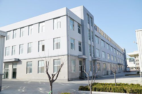 公司本著以人為本、誠信待人的理念，培養(yǎng)造就了一批專業(yè)人員